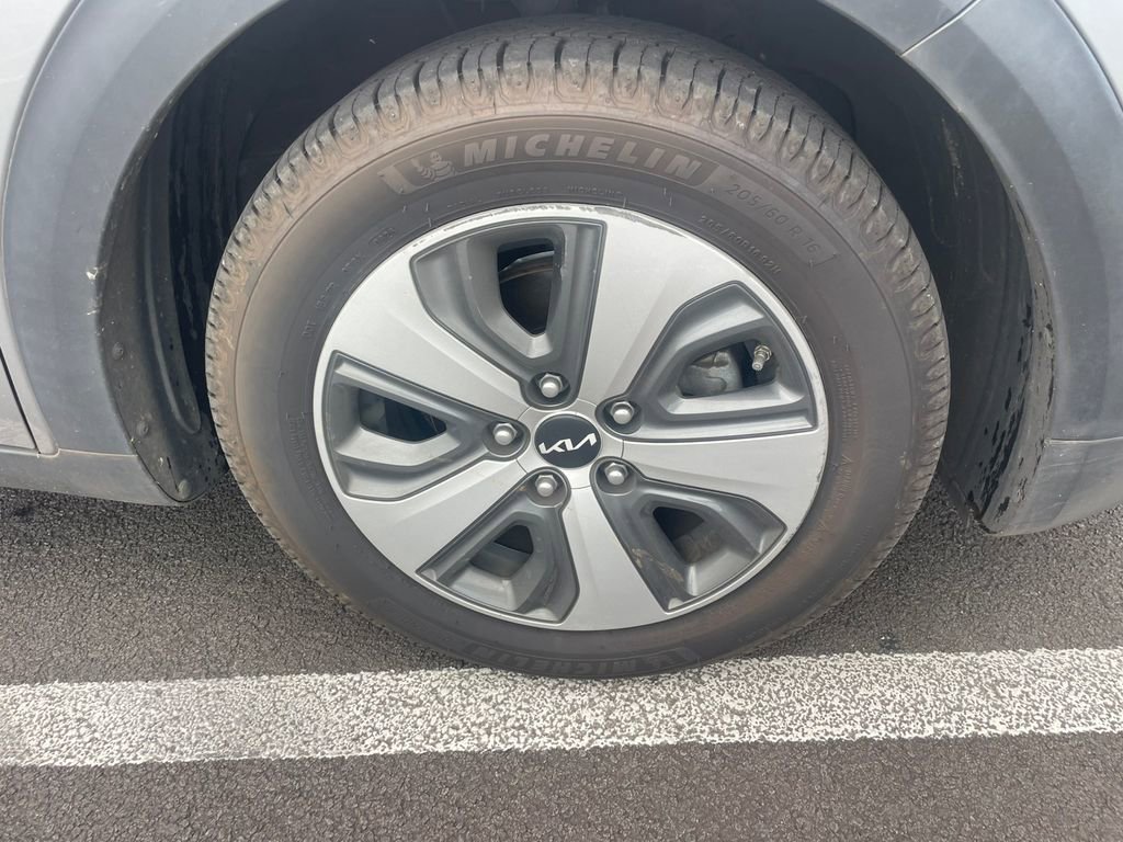 Used 2022 Kia Niro LX FWD image 4