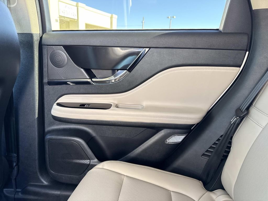 New 2026 Lincoln Corsair Premiere image 15