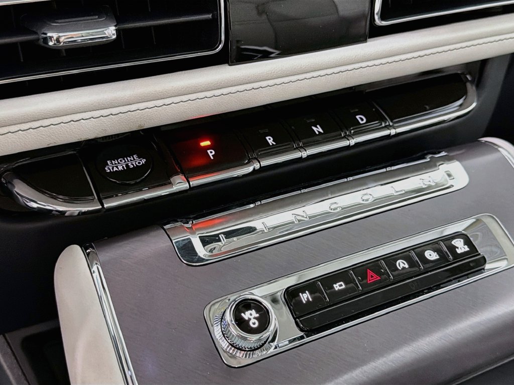 New 2027 Lincoln Aviator 2WD image 17