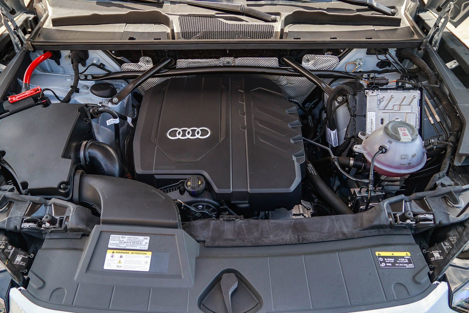 Certified 2025 Audi Q5 2.0T Premium Plus w/ Premium Plus Package AWD/4WD image 32