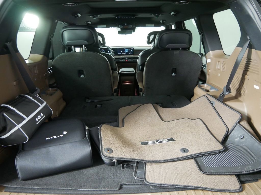 Certified 2024 Kia EV9 Land image 18