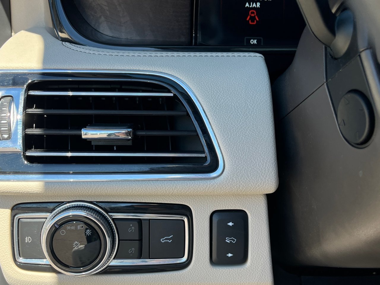 Used 2021 Lincoln Navigator L Reserve AWD/4WD image 29