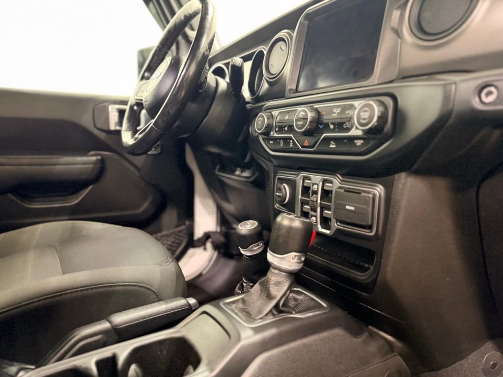 Used 2022 Jeep Gladiator Sport AWD/4WD image 16