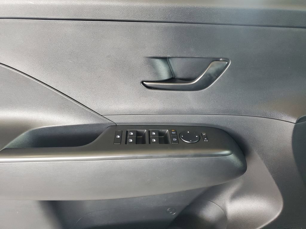 Used 2024 Hyundai Kona SEL AWD/4WD image 14