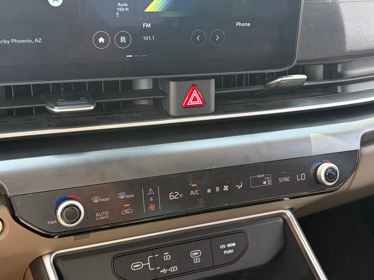 Used 2026 Kia Carnival FWD image 10