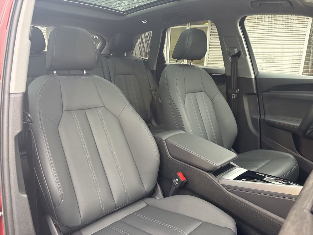 Certified 2025 Audi Q5 Premium w/ Convenience Package image 16