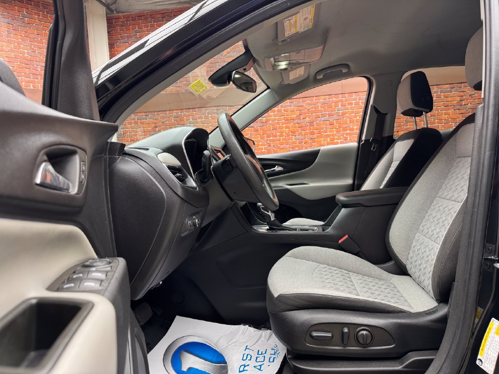 Used 2023 Chevrolet Equinox LS w/ LS Convenience Package FWD image 19