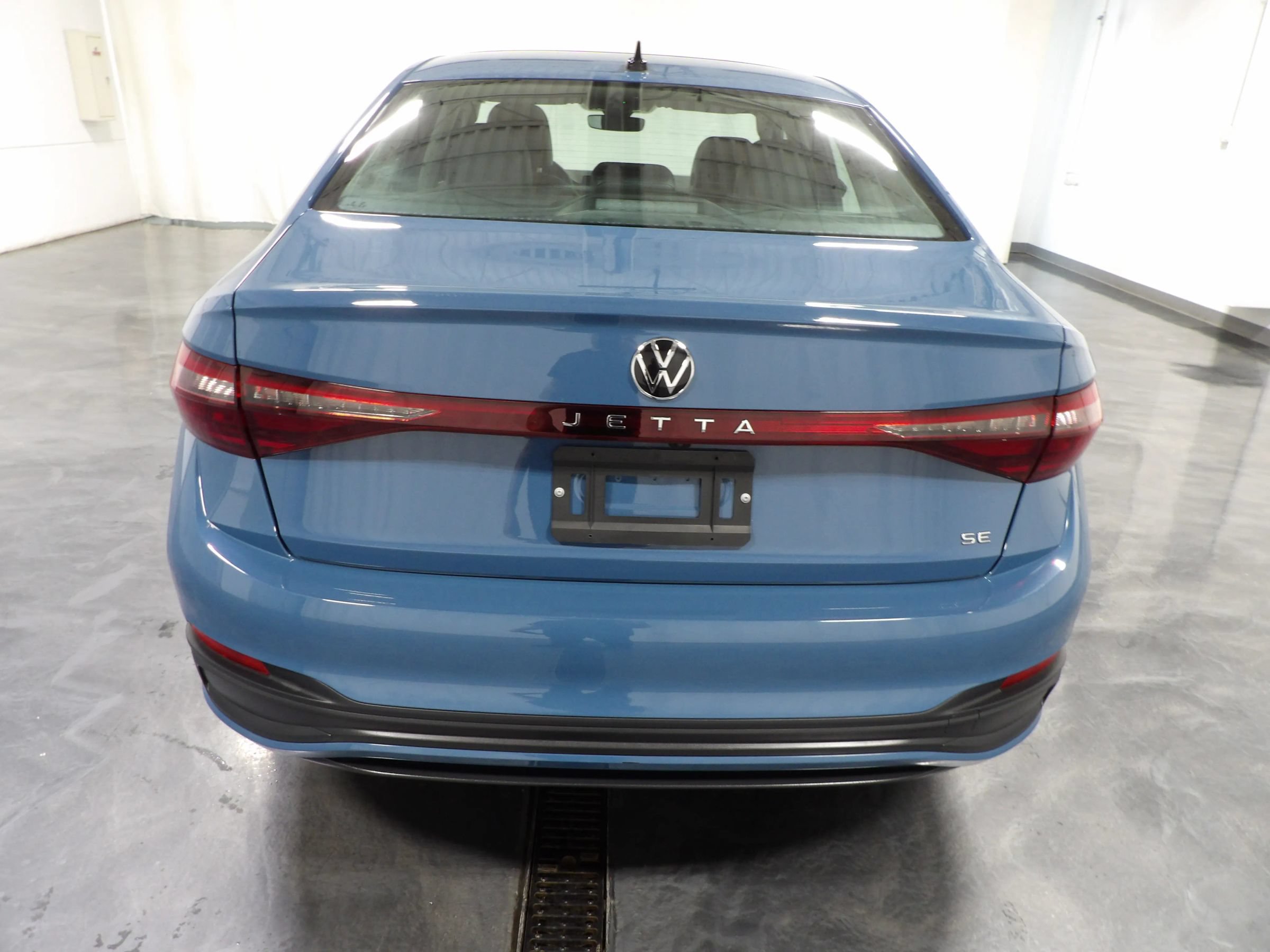 Used 2026 Volkswagen Jetta SE FWD image 7