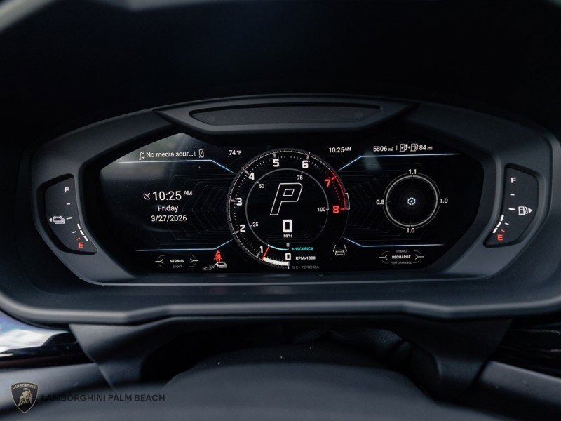 Used 2025 Lamborghini Urus SE image 18