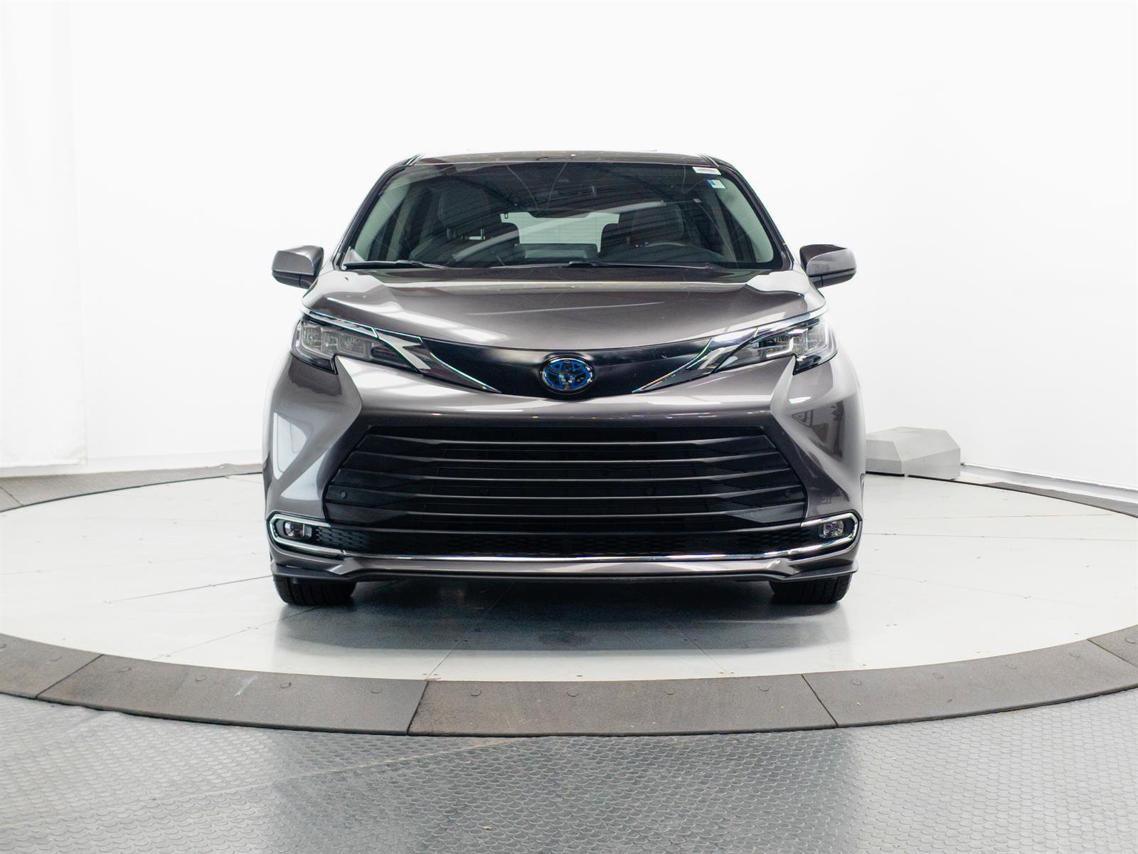 Used 2022 Toyota Sienna XLE AWD/4WD video 2
