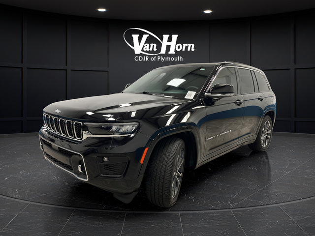 Used 2025 Jeep Grand Cherokee Overland AWD/4WD image 3