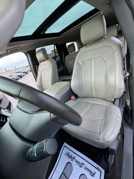 Used 2019 Ford Expedition Limited w/ Texas Edition Package RWD image 18