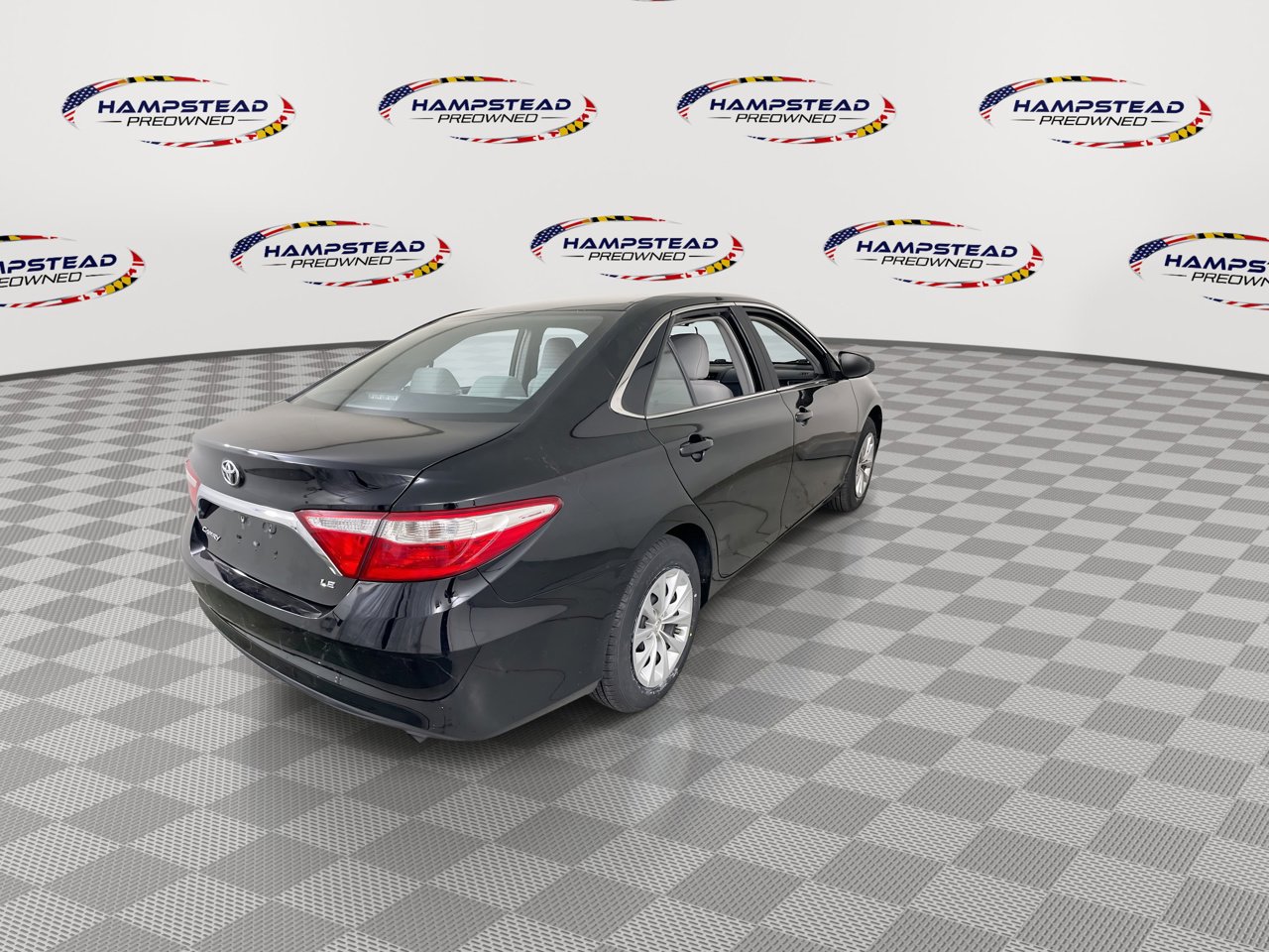 Used 2017 Toyota Camry LE image 8