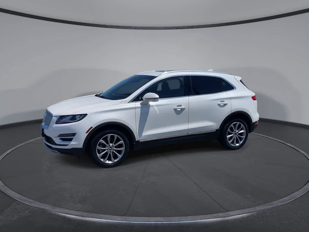 Used 2019 Lincoln MKC Select w/ Select Plus Package AWD/4WD image 6