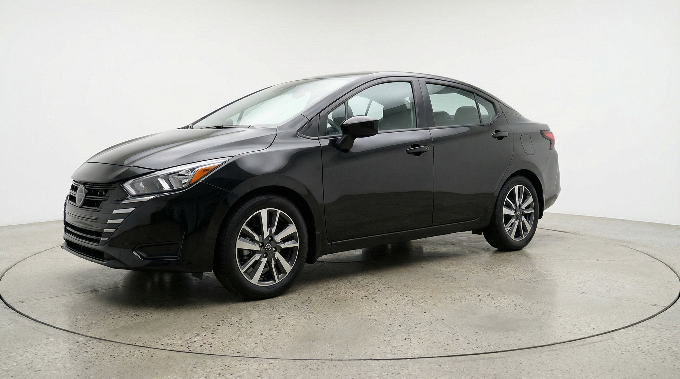 Used 2025 Nissan Versa SV FWD image 3