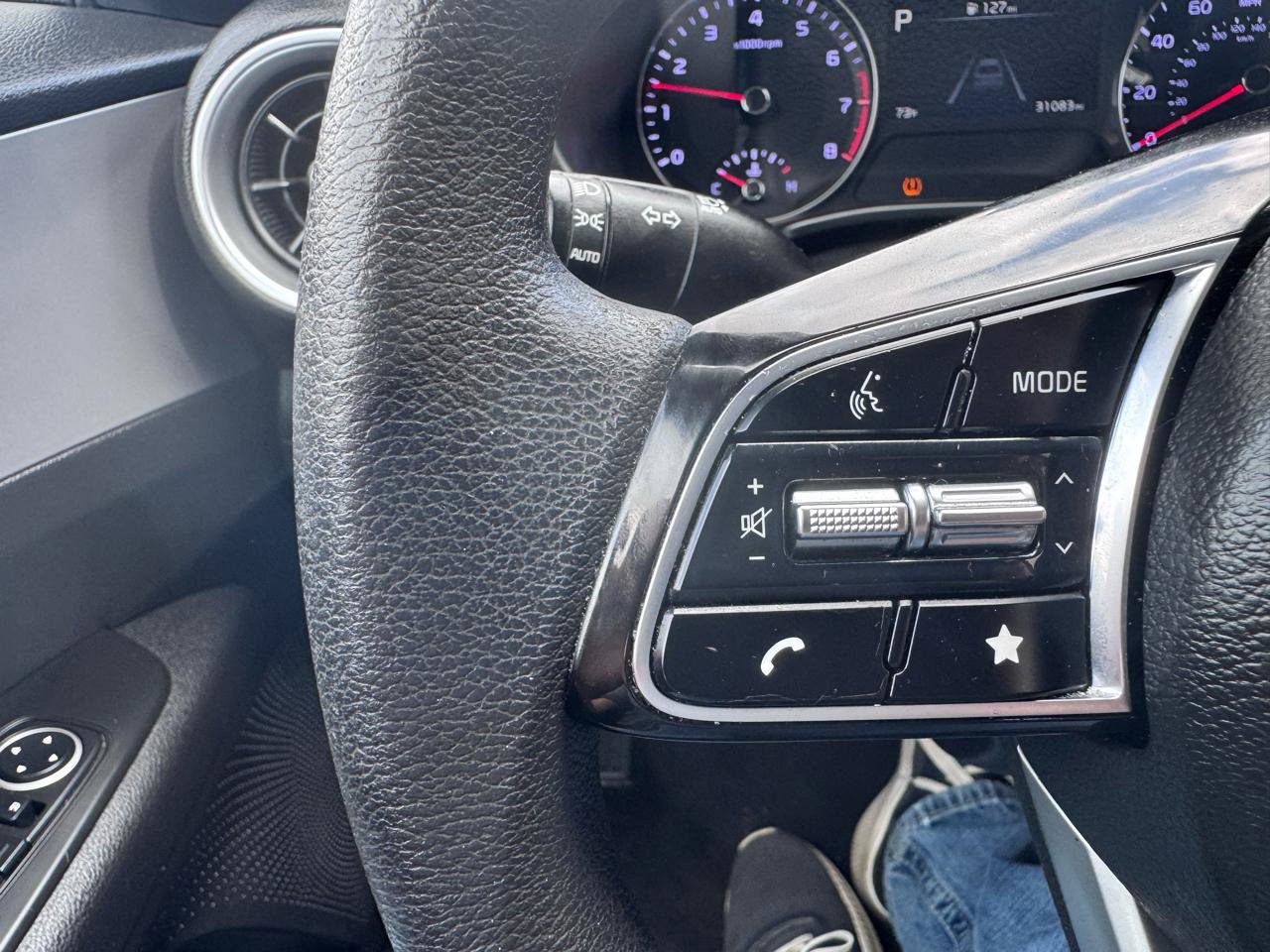 Used 2023 Kia Forte LX image 18