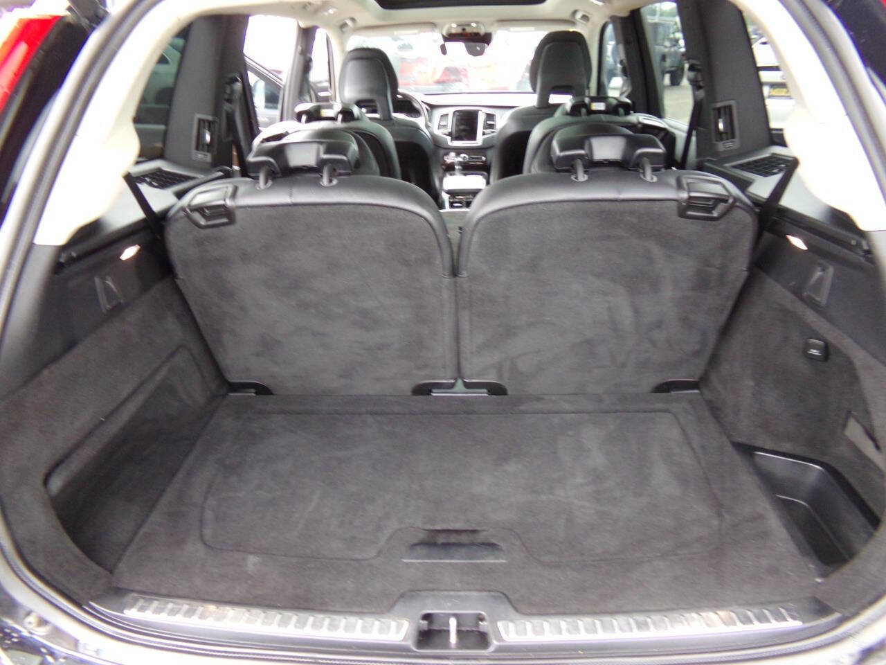 Used 2016 Volvo XC90 T6 Momentum w/ Momentum Plus Package image 16