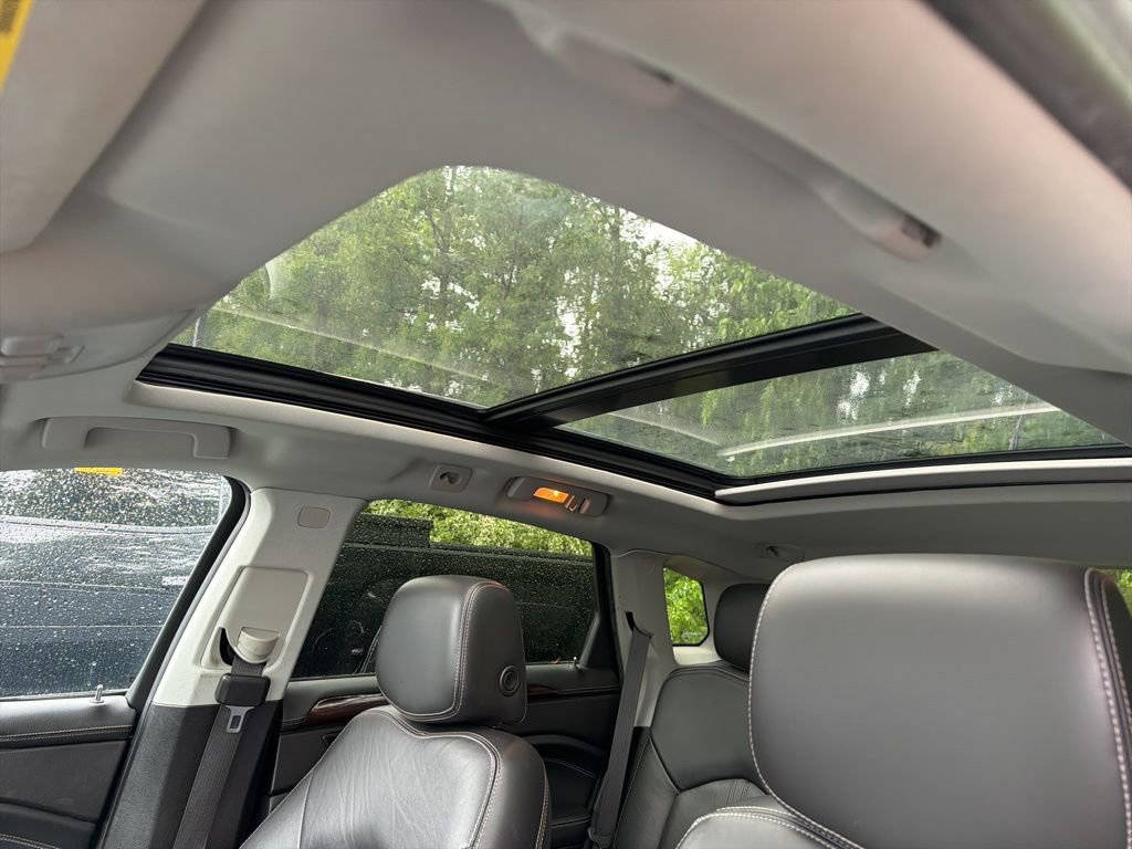 Used 2012 Cadillac SRX Luxury w/ LPO, Protection Package FWD image 15