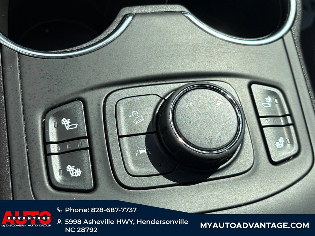 Used 2024 GMC Terrain SLT AWD/4WD image 18