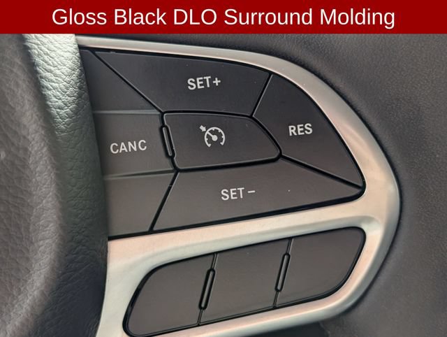 Used 2022 Chrysler 300 Touring w/ Sport Appearance Package RWD image 17
