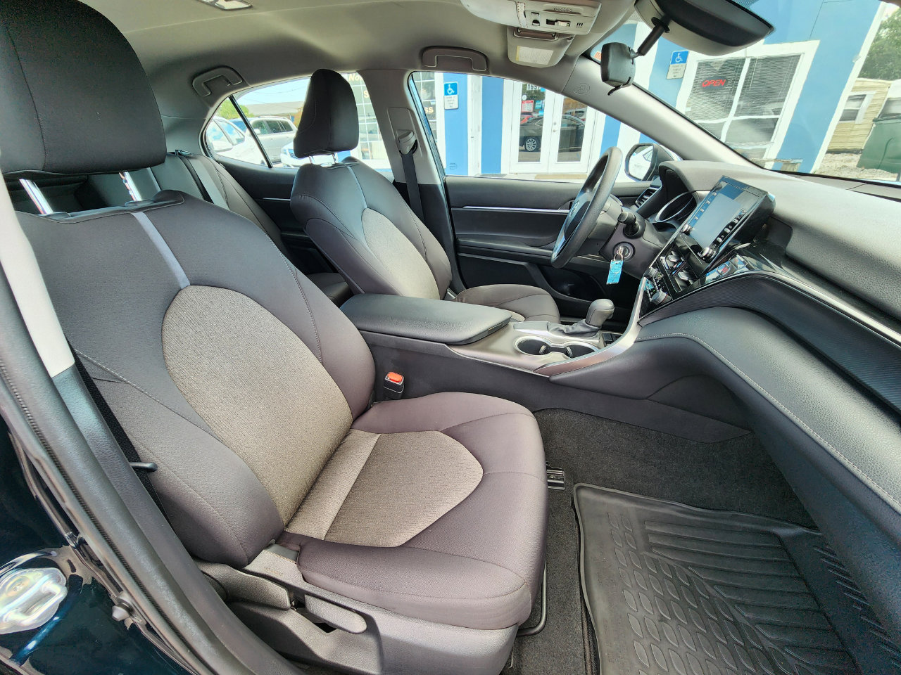 Used 2021 Toyota Camry LE image 14