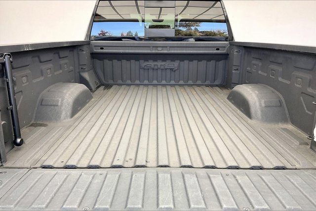 Used 2022 GMC Sierra 2500 AT4 w/ AT4 Premium Plus Package image 28