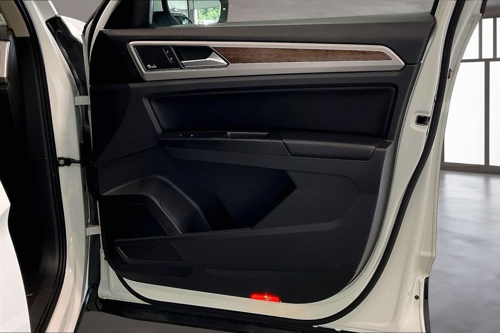 Used 2018 Volkswagen Atlas SEL Premium AWD/4WD image 30