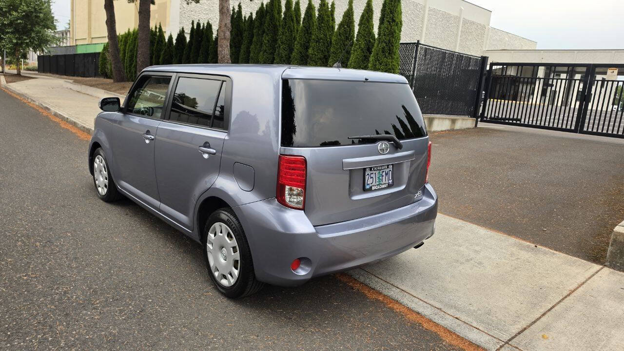 Used 2012 Scion xB FWD image 7