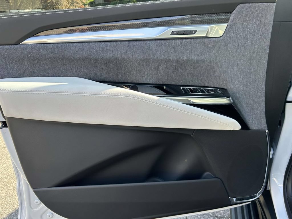 New 2026 Cadillac Escalade V AWD/4WD image 17