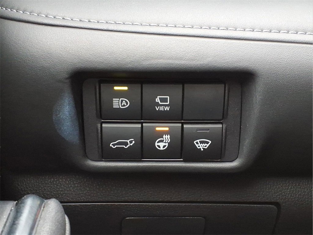 Used 2020 Toyota Highlander Platinum image 16