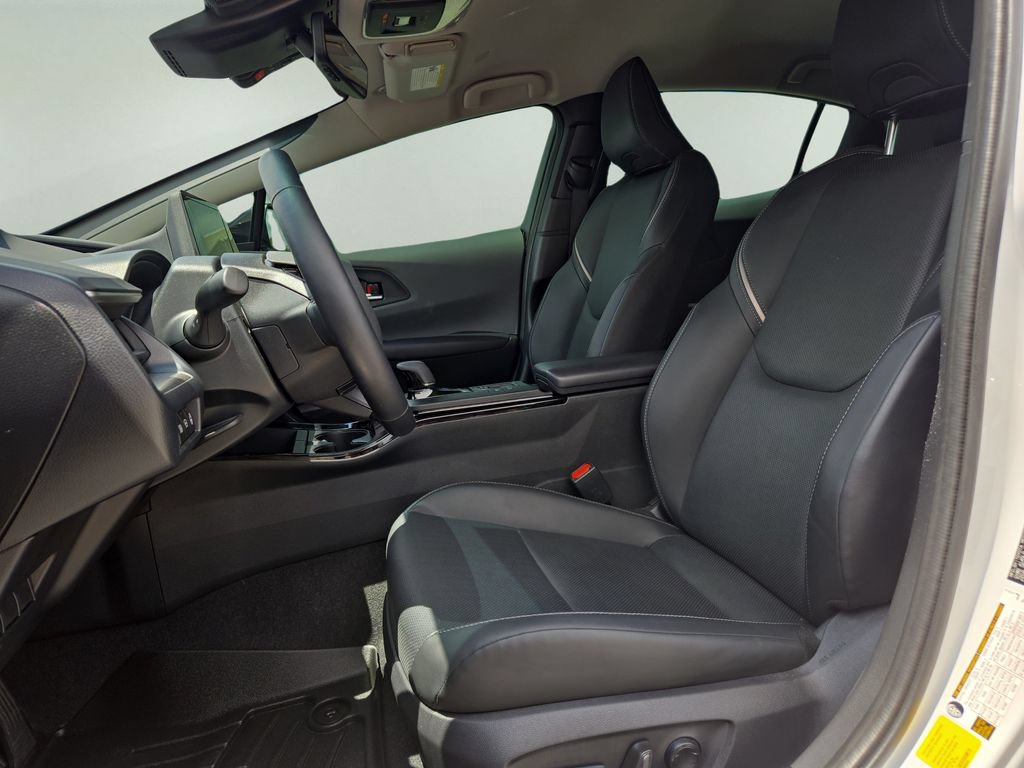 Used 2024 Toyota Prius XLE FWD image 14