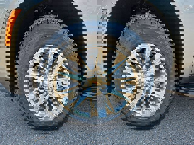 New 2026 Chevrolet Suburban Premier image 9