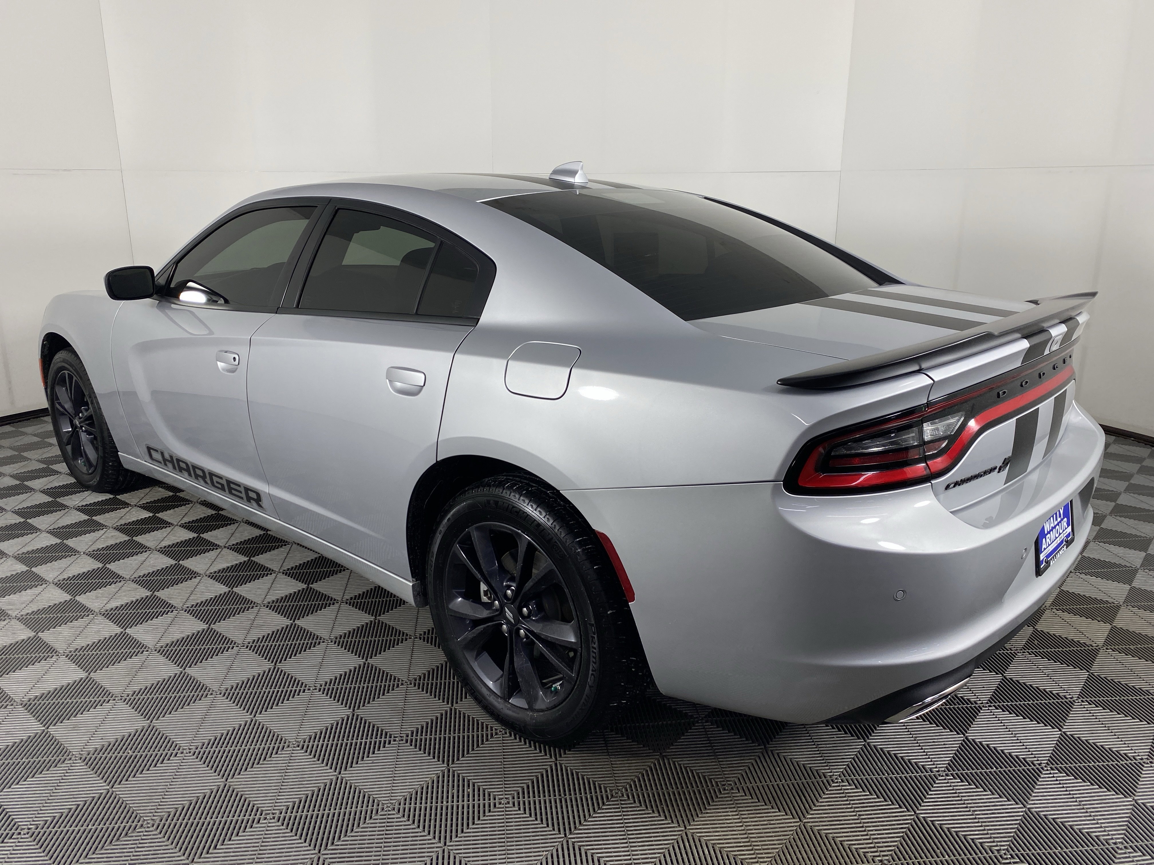 Used 2023 Dodge Charger SXT w/ Blacktop Package image 9