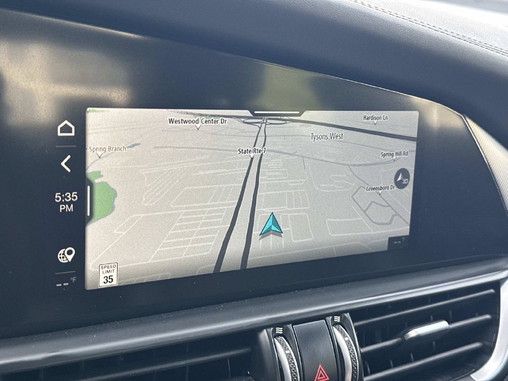 Used 2025 Alfa Romeo Giulia AWD image 3