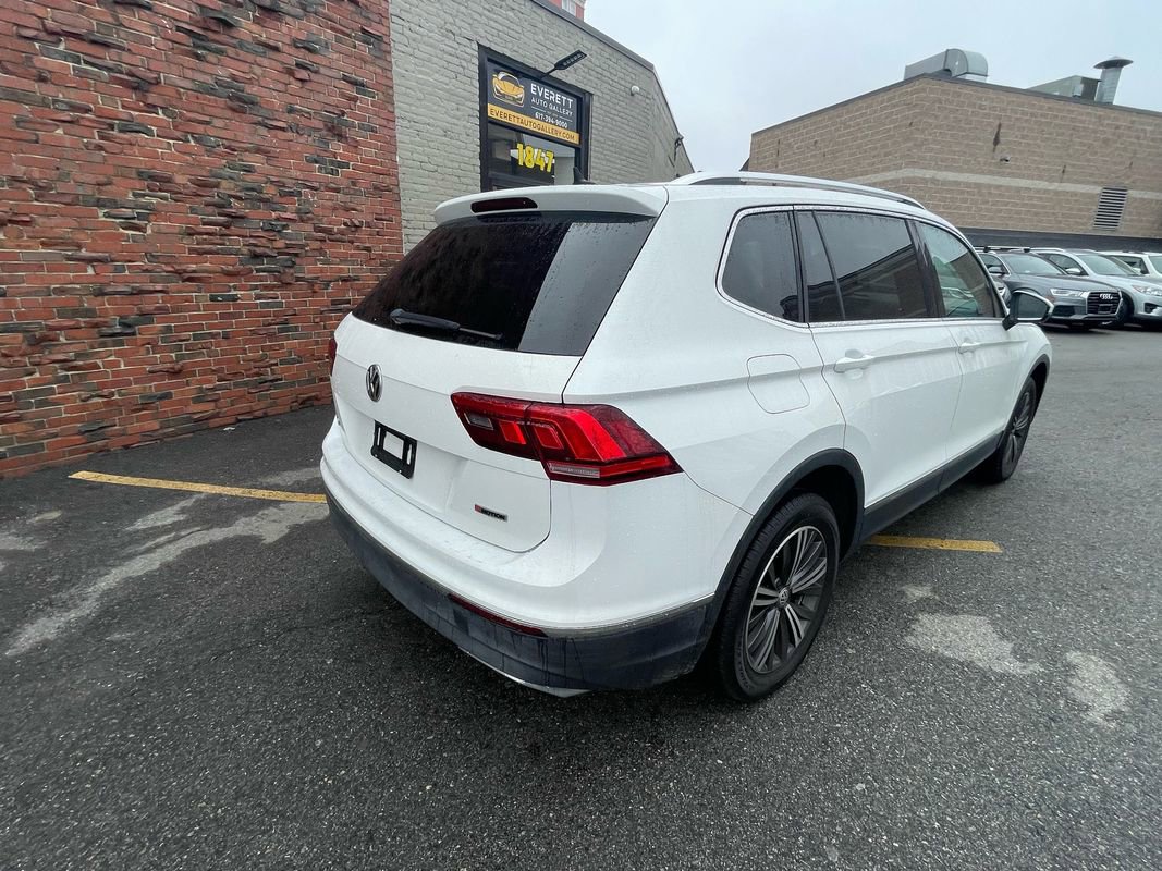 Used 2018 Volkswagen Tiguan SEL image 3