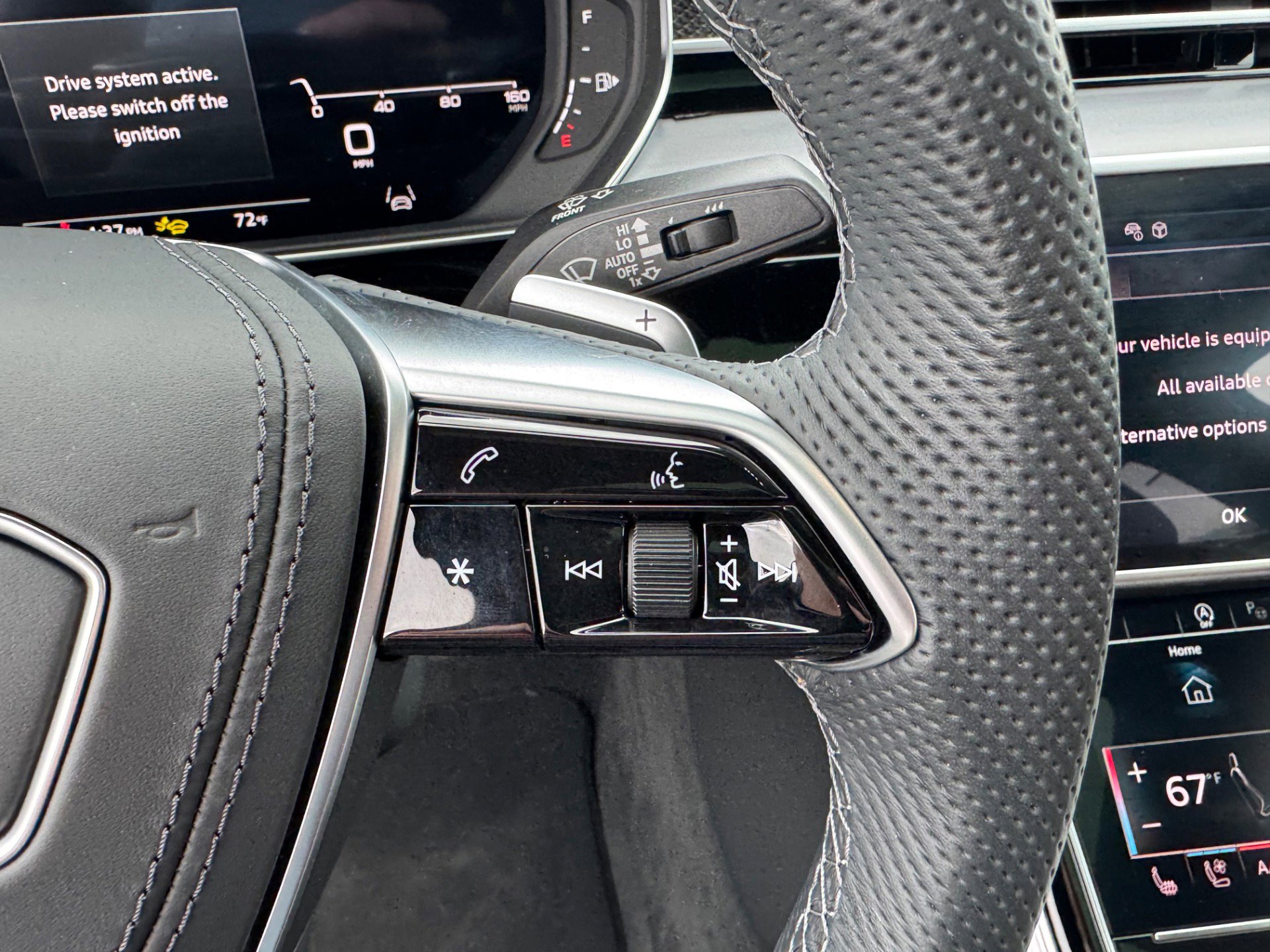 Used 2025 Audi S8 w/ Executive Package image 19