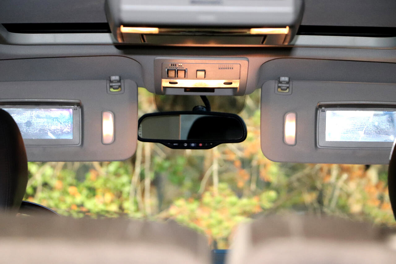 Used 2014 Cadillac Escalade ESV Premium image 6