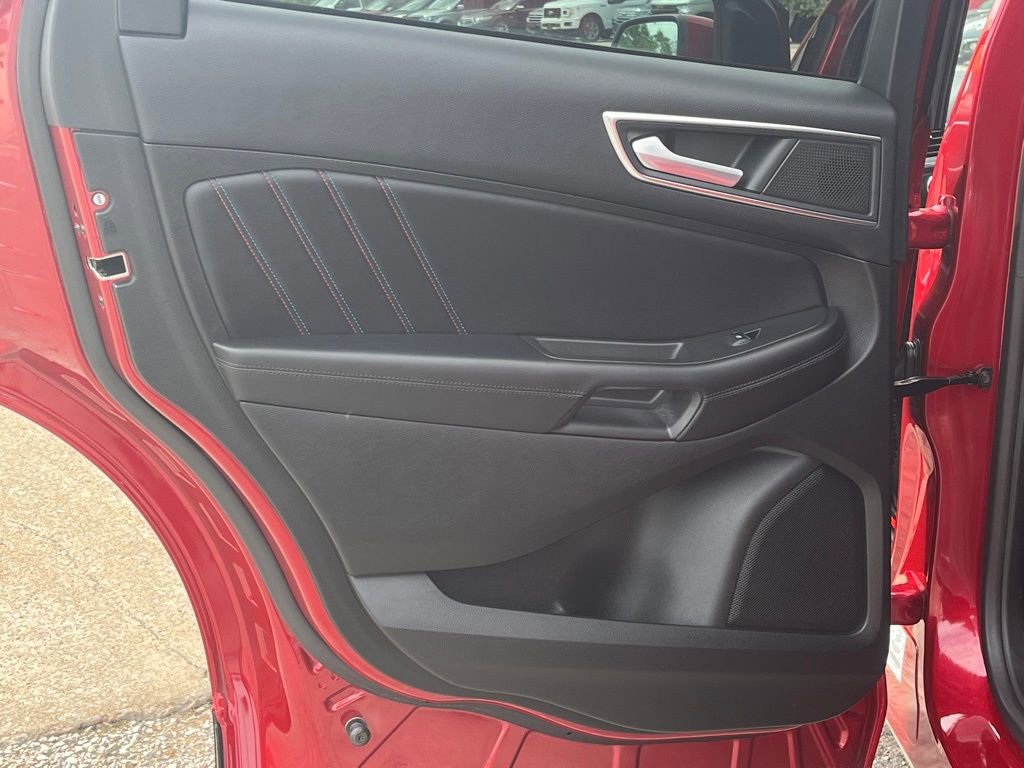 Used 2023 Ford Edge ST w/ Equipment Group 401A AWD/4WD image 12