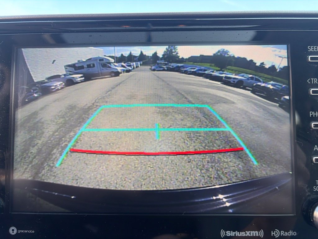 Used 2021 Toyota Highlander XLE AWD/4WD image 21