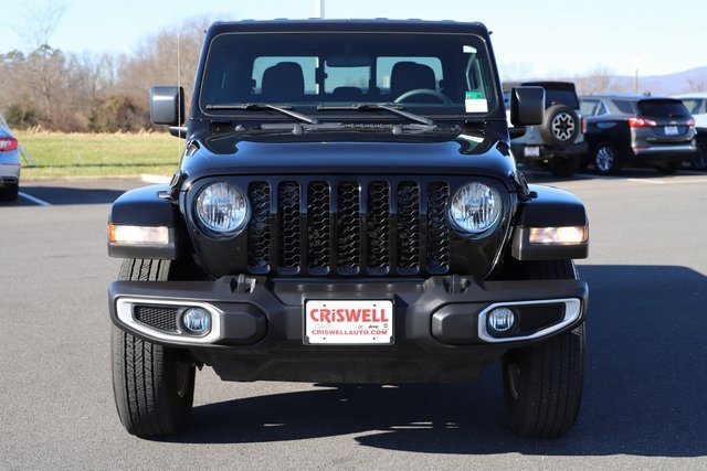 Used 2023 Jeep Gladiator Sport image 6