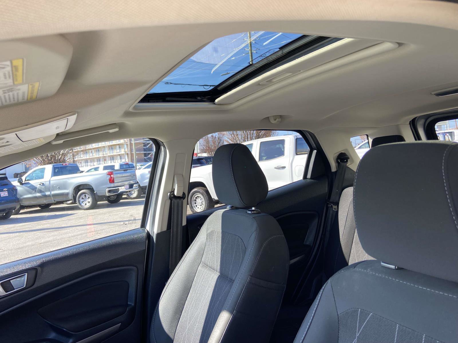 Used 2021 Ford EcoSport SE w/ SE Convenience Package image 3