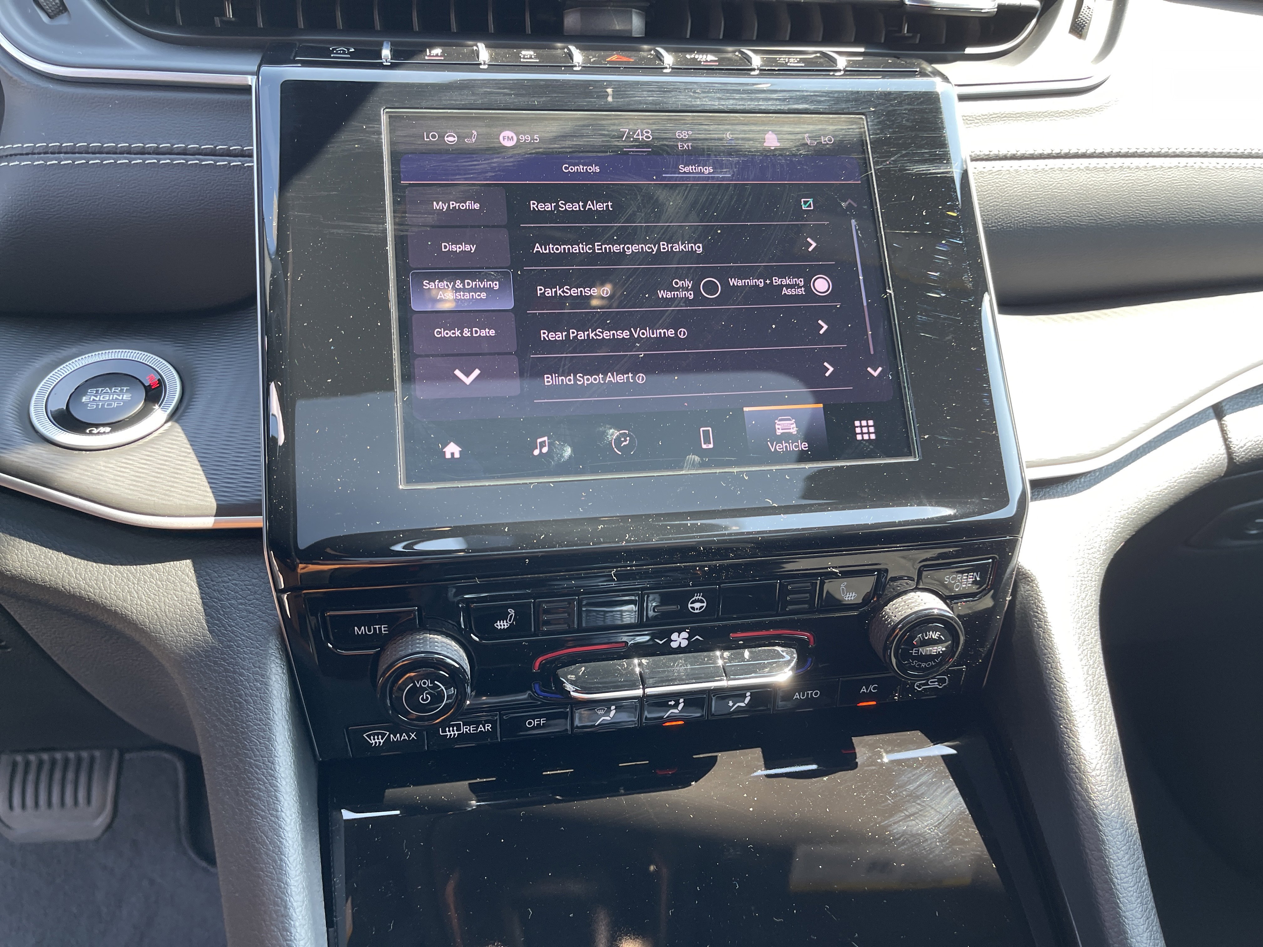 New 2025 Jeep Grand Cherokee Altitude image 30