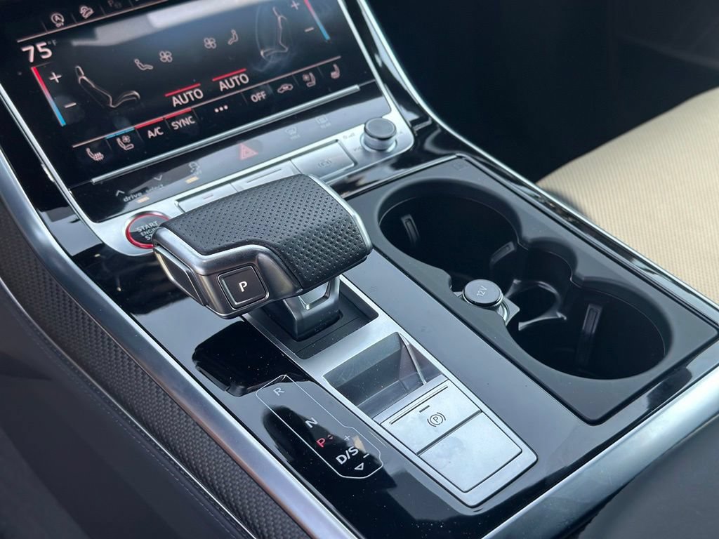 Used 2023 Audi RS Q8 AWD/4WD image 35