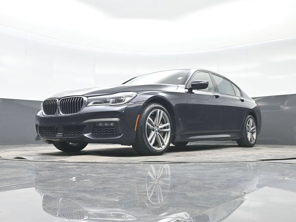 Used 2018 BMW 750i xDrive AWD/4WD image 28