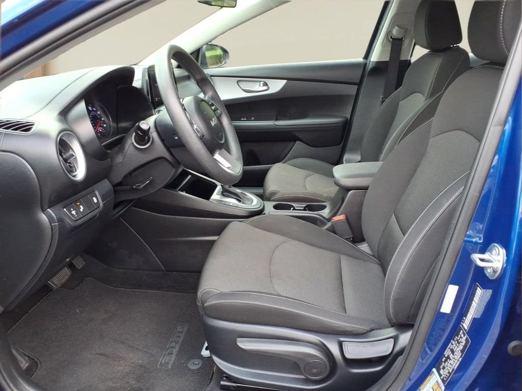Used 2024 Kia Forte LXS w/ LXS Technology Package FWD image 17