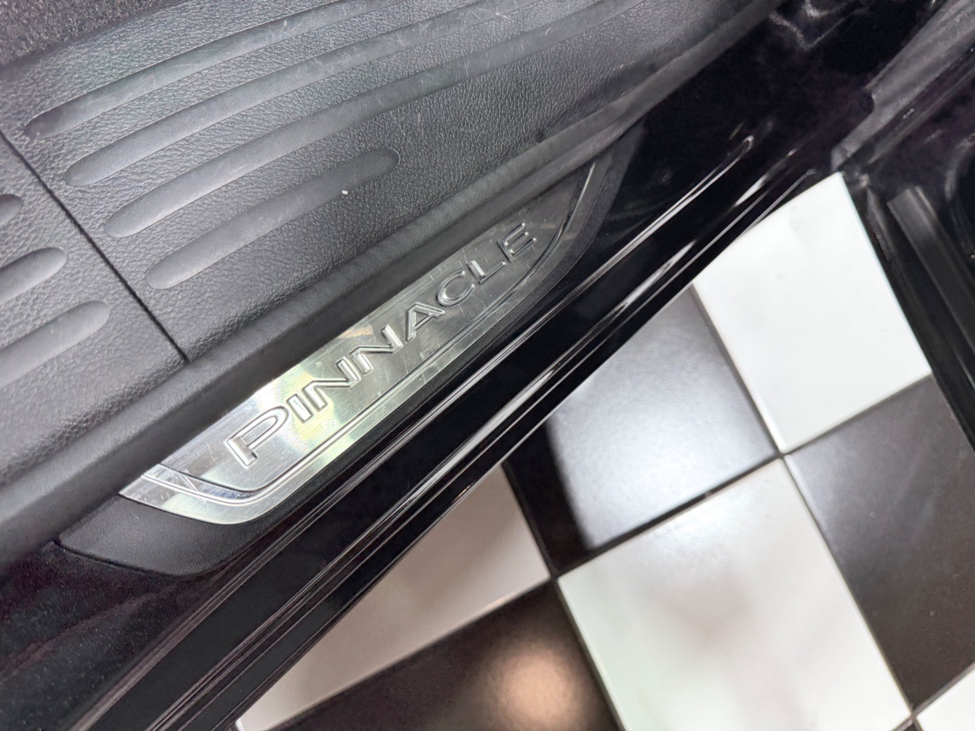 Used 2021 Chrysler Pacifica Pinnacle AWD/4WD image 70