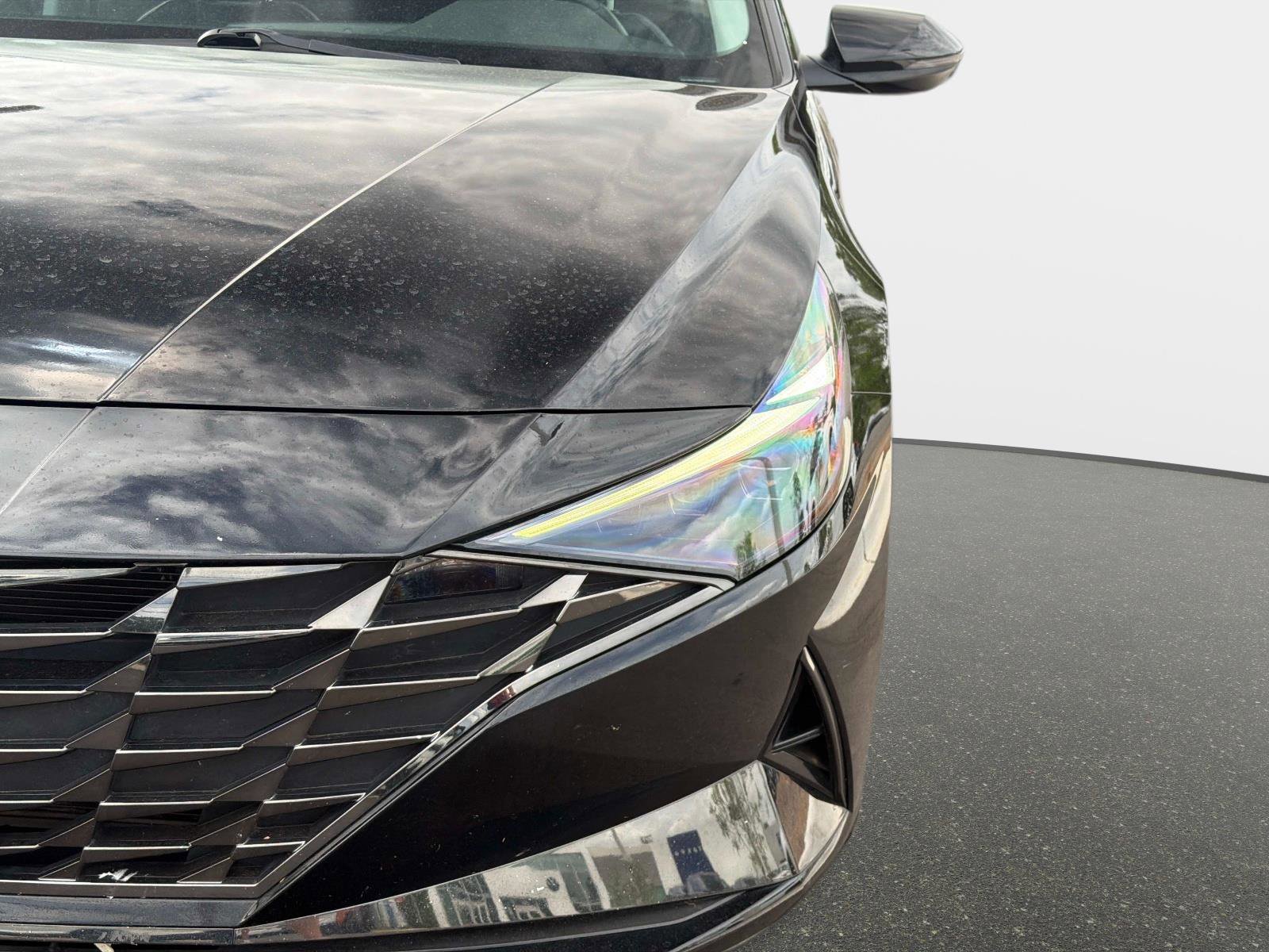 Used 2023 Hyundai Elantra Limited image 9