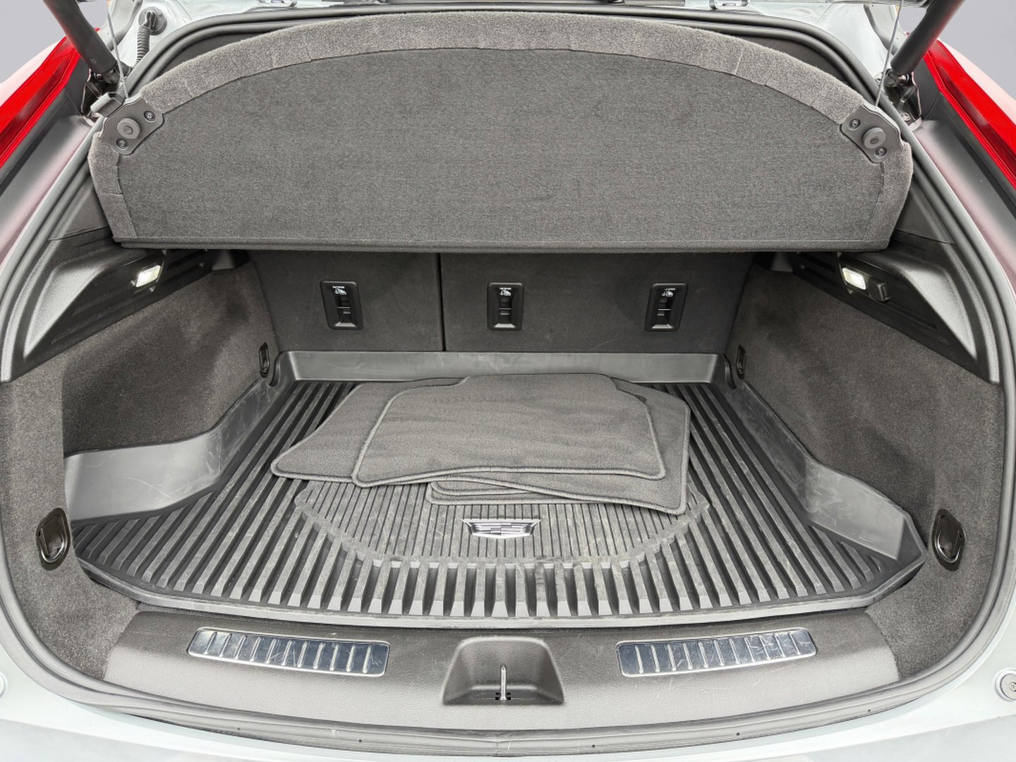 Used 2024 Cadillac XT4 Premium Luxury w/ Technology Package AWD/4WD image 20