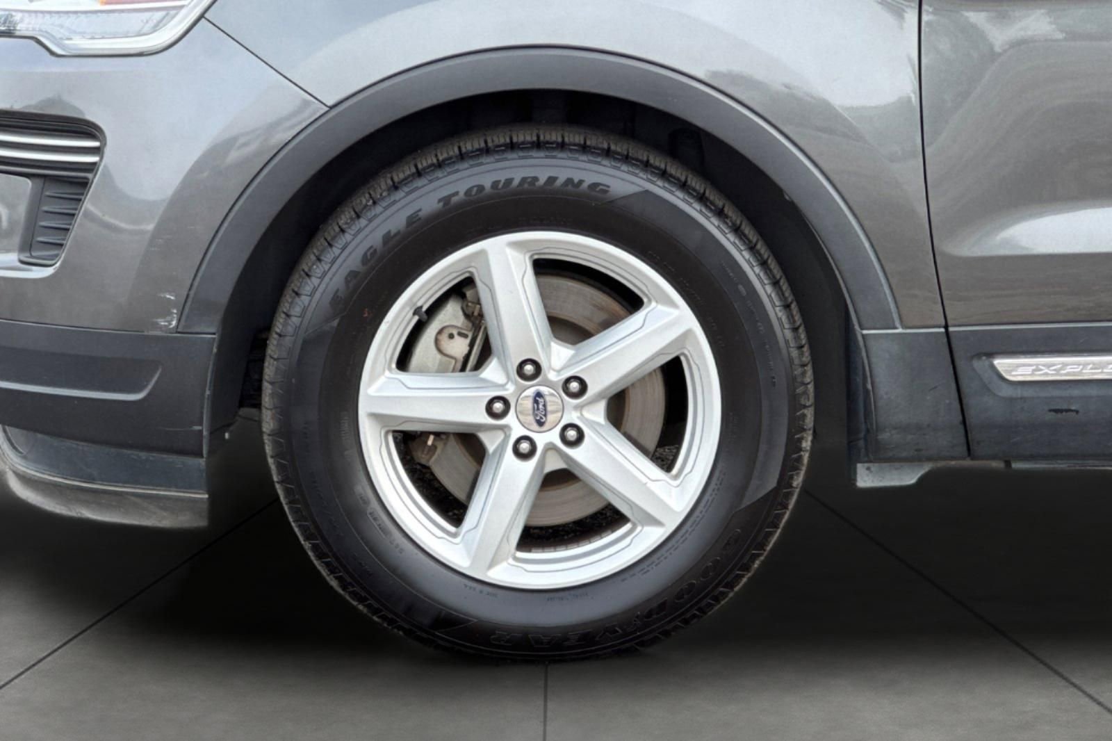 Used 2019 Ford Explorer XLT image 25