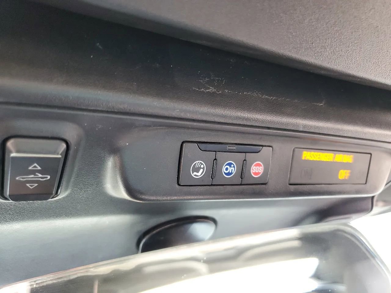 Used 2020 Chevrolet Camaro LT image 33